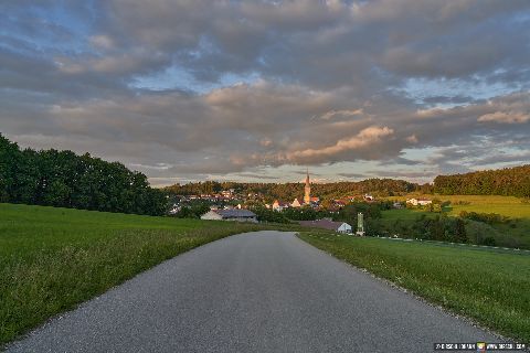 Gemeinde Reut Landkreis Rottal-Inn Taubenbach Ortsansicht (Dirschl Johann) Deutschland PAN